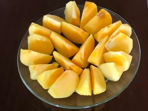 Vườn hồng bản địa rụng quả, người dân tìm giống mới để vực dậy thu nhập Vườn hồng bản địa rụng quả, người dân tìm giống mới để vực dậy thu nhập