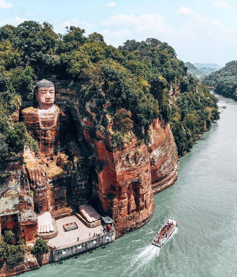 Những tượng đá kỳ vĩ, trở thành điểm du lịch nổi tiếng thế giới Những tượng đá kỳ vĩ, trở thành điểm du lịch nổi tiếng thế giới