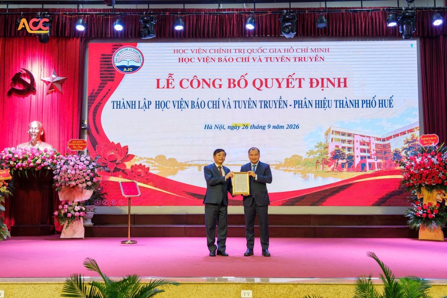 Học viện Báo chí và Tuyên truyền công bố Quyết định thành lập Phân hiệu thành phố Huế Học viện Báo chí và Tuyên truyền công bố Quyết định thành lập Phân hiệu thành phố Huế