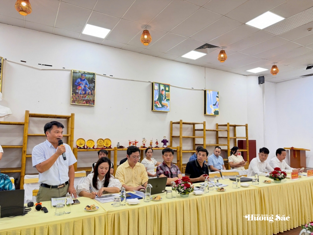 Tinh hoa làng nghề Việt: Từ giá trị truyền thống đến sức sống mới Tinh hoa làng nghề Việt: Từ giá trị truyền thống đến sức sống mới