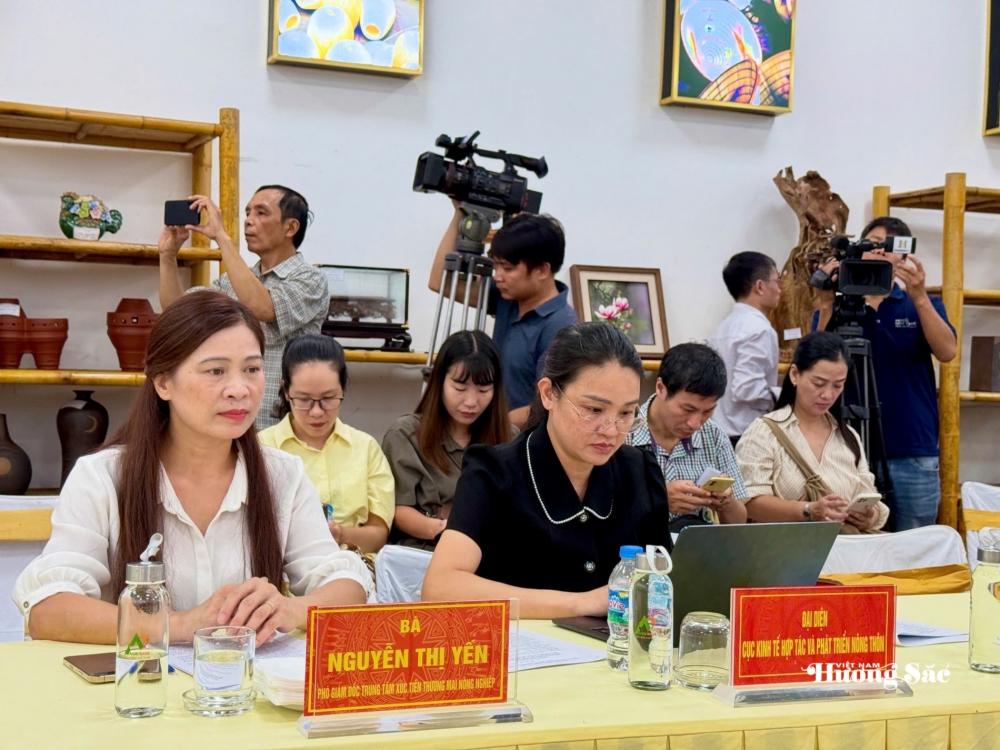 Tinh hoa làng nghề Việt: Từ giá trị truyền thống đến sức sống mới Tinh hoa làng nghề Việt: Từ giá trị truyền thống đến sức sống mới