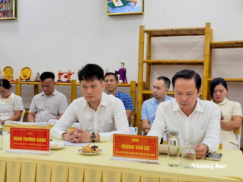 Tinh hoa làng nghề Việt: Từ giá trị truyền thống đến sức sống mới Tinh hoa làng nghề Việt: Từ giá trị truyền thống đến sức sống mới