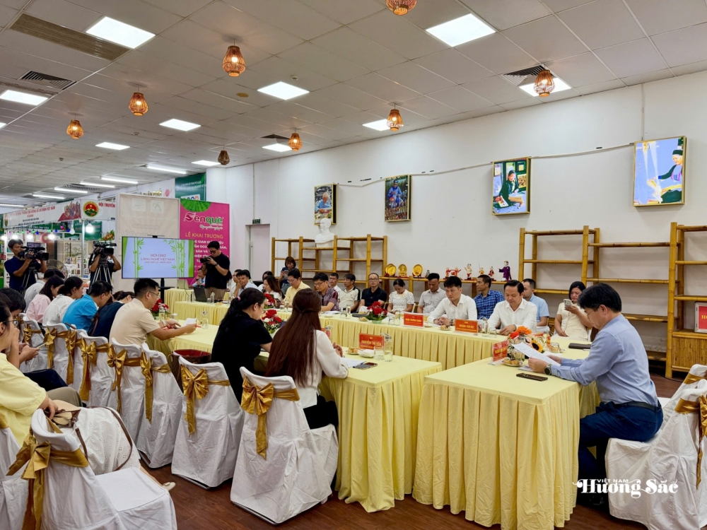 Tinh hoa làng nghề Việt: Từ giá trị truyền thống đến sức sống mới Tinh hoa làng nghề Việt: Từ giá trị truyền thống đến sức sống mới