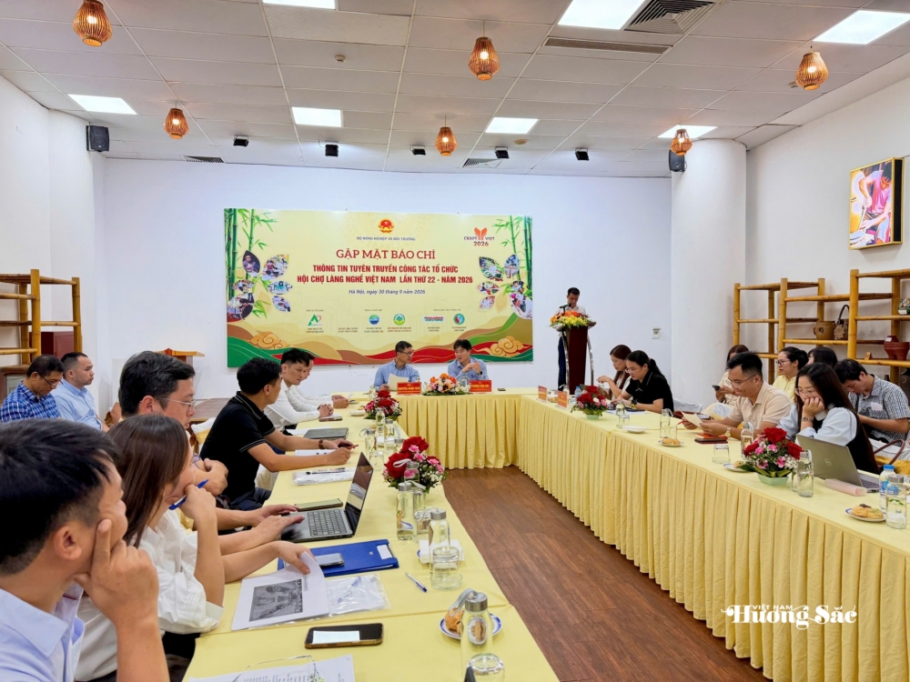 Tinh hoa làng nghề Việt: Từ giá trị truyền thống đến sức sống mới Tinh hoa làng nghề Việt: Từ giá trị truyền thống đến sức sống mới