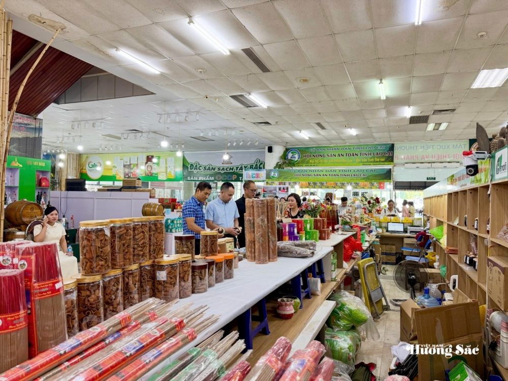 Tinh hoa làng nghề Việt: Từ giá trị truyền thống đến sức sống mới Tinh hoa làng nghề Việt: Từ giá trị truyền thống đến sức sống mới