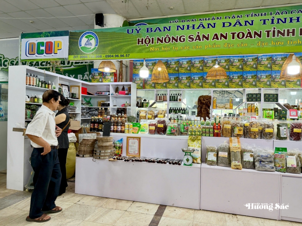 Tinh hoa làng nghề Việt: Từ giá trị truyền thống đến sức sống mới Tinh hoa làng nghề Việt: Từ giá trị truyền thống đến sức sống mới