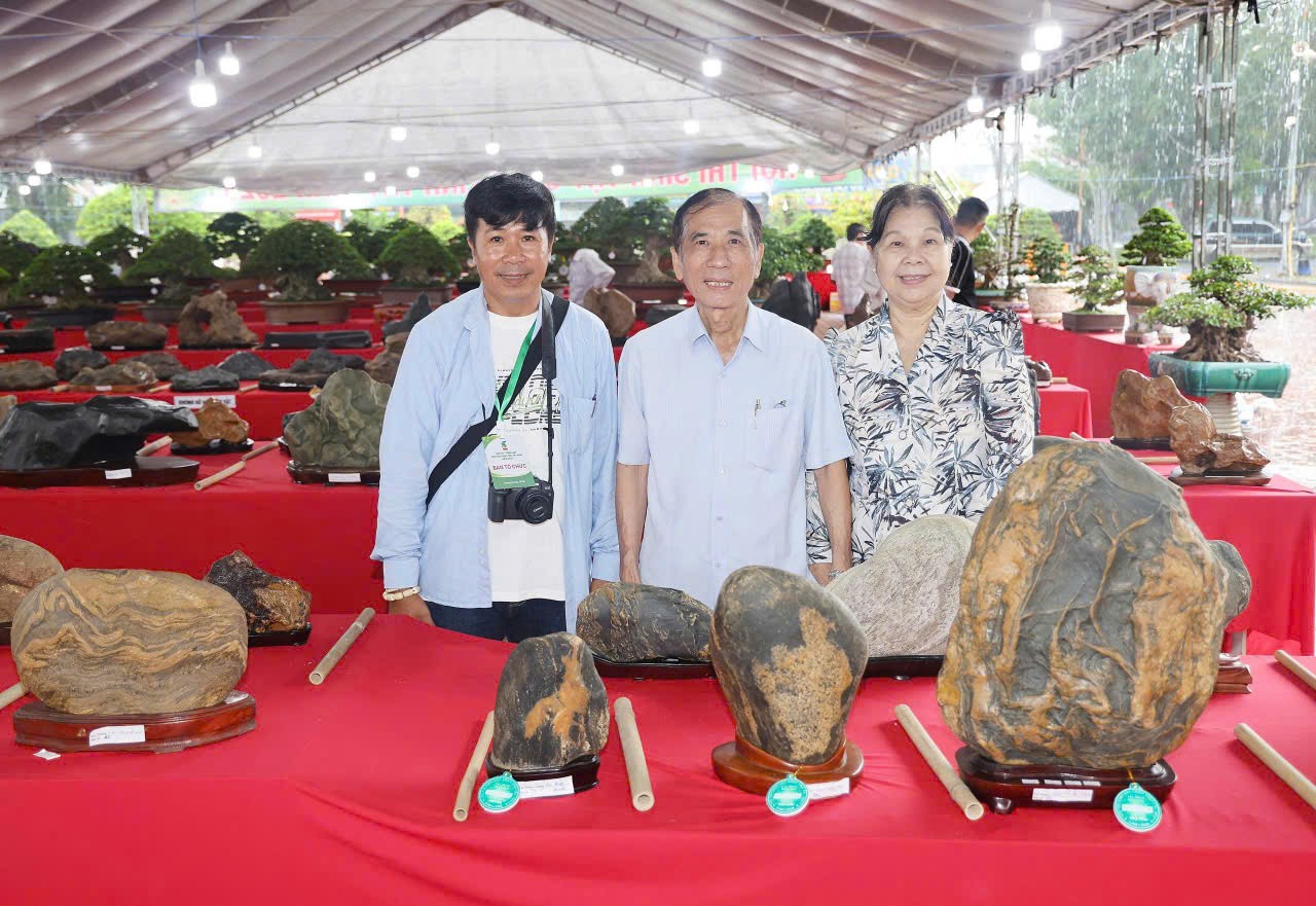 Hội thi Bonsai & Suiseki Tây Ninh mở rộng – Nơi hội tụ nghệ thuật và những cuộc gặp gỡ đáng nhớ Hội thi Bonsai & Suiseki Tây Ninh mở rộng – Nơi hội tụ nghệ thuật và những cuộc gặp gỡ đáng nhớ