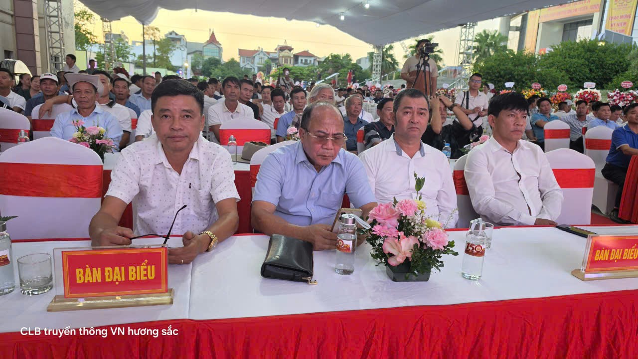 Khai mạc triển lãm Cây cảnh nghệ thuật Đông Anh: Nơi hội tụ tinh hoa sinh vật cảnh Thủ đô Khai mạc triển lãm Cây cảnh nghệ thuật Đông Anh: Nơi hội tụ tinh hoa sinh vật cảnh Thủ đô