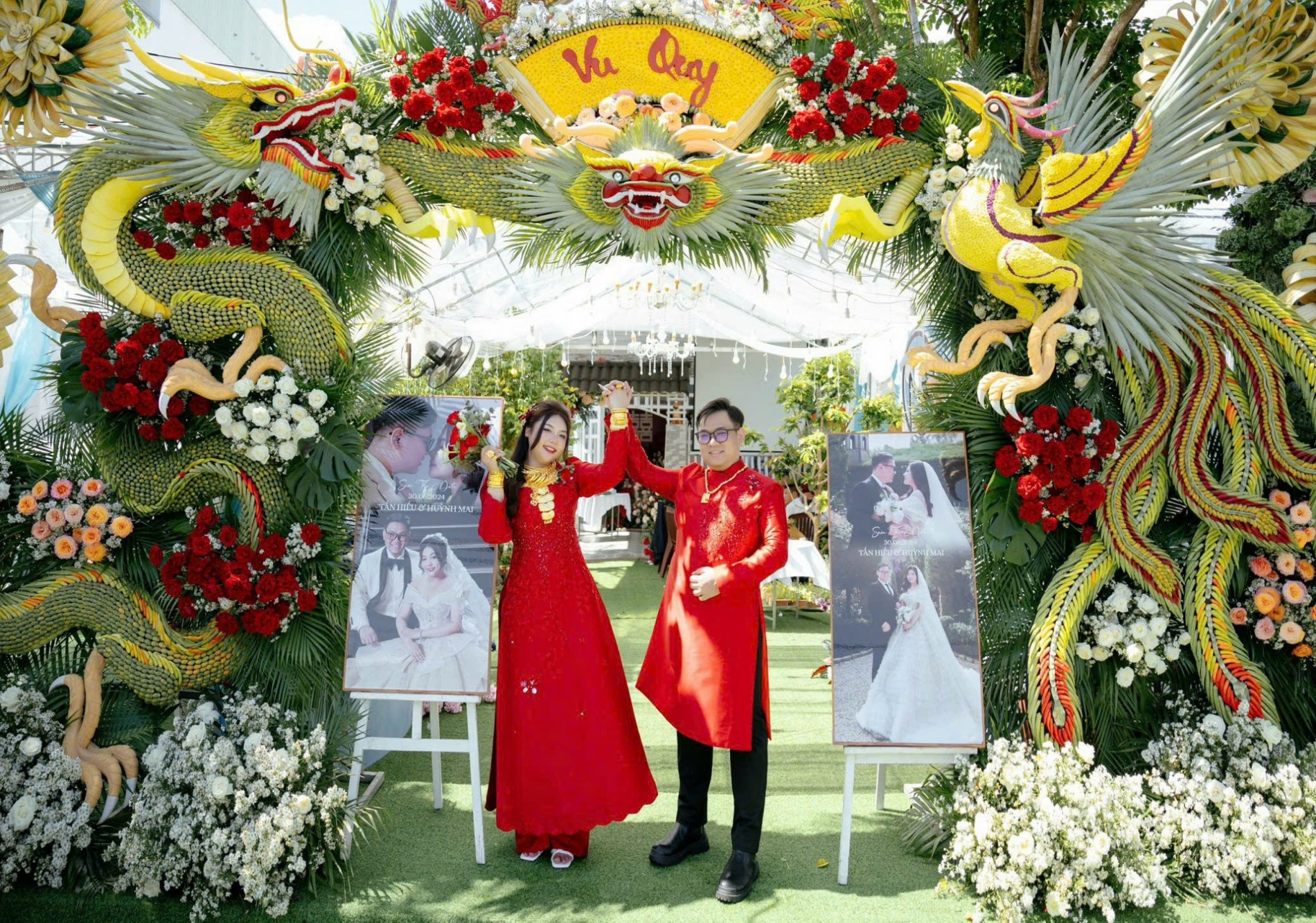 Cổng cưới rồng phụng từ hoa trái tự nhiên, nét độc đáo của miền Tây Cổng cưới rồng phụng từ hoa trái tự nhiên, nét độc đáo của miền Tây