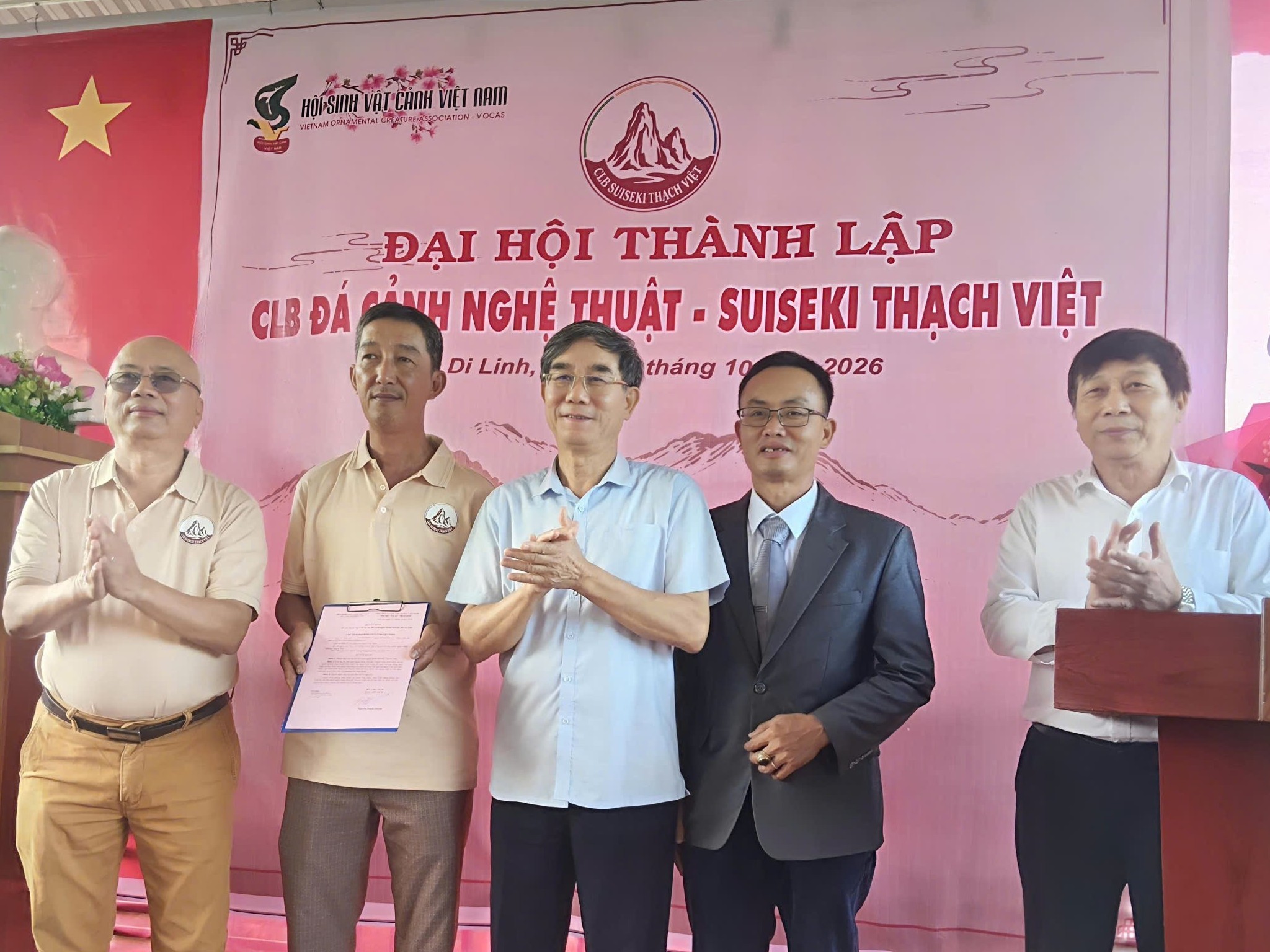 Đại hội thành lập CLB Đá cảnh nghệ thuật – Suiseki Thạch Việt: Dấu mốc mới trong hành trình phát triển nghệ thuật đá cảnh Việt Nam