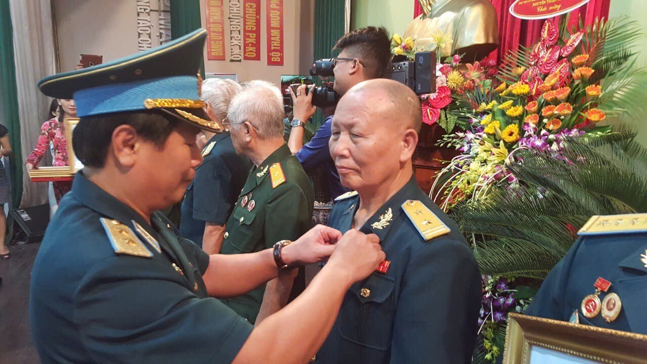 Đại đức Thích Chánh Tuệ - Người anh hùng theo tấm gương “Tiến vi quân, thoái vi sư” Đại đức Thích Chánh Tuệ - Người anh hùng theo tấm gương “Tiến vi quân, thoái vi sư”