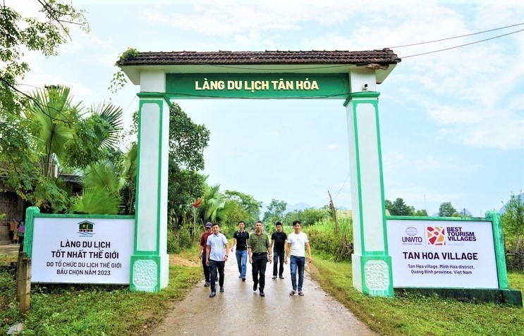 Tân Hóa  được UNWTO bình chọn là làng du lịch tốt nhất thế giới